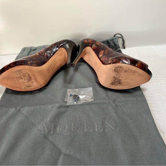 Alexander McQueen - Picture 11 of 15